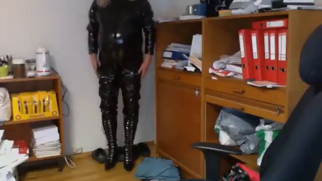 shemale in office смотреть онлайн