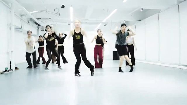 ENJOY DANCE STUDIO  WAACKXXXY CLASS