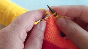 Как сменить цвет нити без ступеньки при круговом вязании.