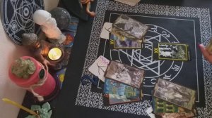 Знает ли жена про любовницу | Что думает жена про любовницу | Таро гадание #39