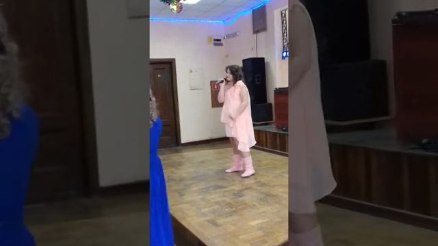 Поёт Лена Корнеева смотреть онлайн