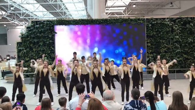 Авансцена Детский Эстрадный Хор Любовь не продаётся смотреть онлайн