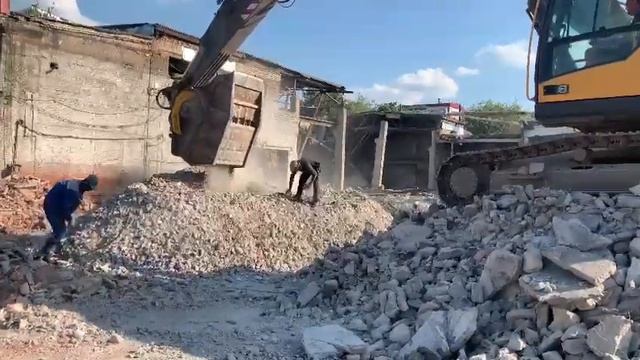 Дробильный ковш для рециклинга и дробления отходов из бетонного боя смотреть онлайн