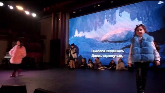 Показ коллекции шуб от бренда "12 месяцев" в китайском культурном центре и ресторане "Цинь"! смотреть онлайн