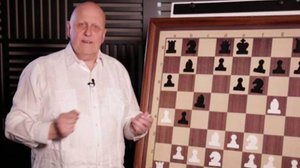 Два гроссмейстера играют в Шахматы на lichess.org:)