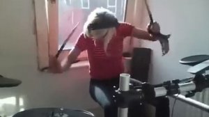 девушка и электро- барабан .mp4