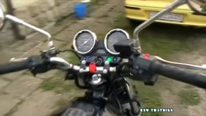 Kawasaki ER 5 exhaust sound and fly by