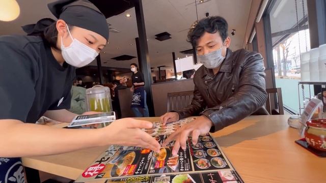 Marugen Ramen in Japan 丸源ラーメン 🍜 | Kobe Arino, Taoji Station смотреть онлайн