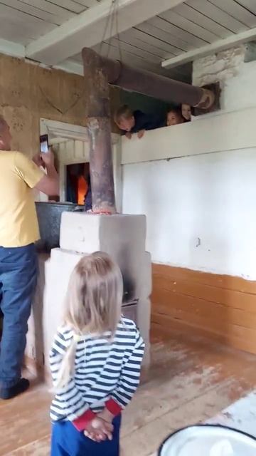 Как мальчика ужалила пчела в нос смотреть онлайн