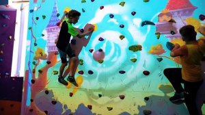 Интерактивный скалодром от Инновации детям