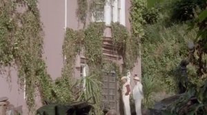 Пуаро 2 сезон 1 серияНазвание серии: «Опасность дома на окраине» / «Peril at End House» часть 1