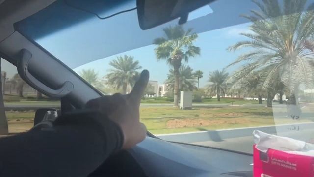 Dubai ke pahle din Ferrari word ke ride se fat gayi #dubai #dubaivideo #maheshchavan смотреть онлайн