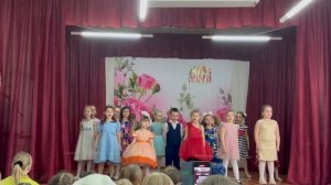 "Кони в яблоках"