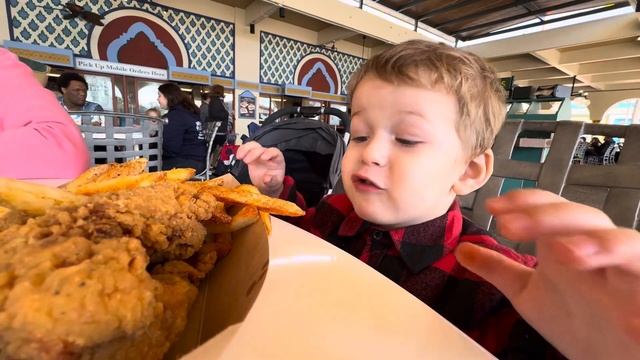 Саша лопает картошку фри смотреть онлайн