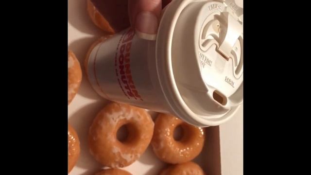 Dunkin Donuts Caramel Coconut- Samoas Girl Scout Cookies Coffee смотреть онлайн