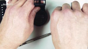 Suunto Spartan Ultra - How to change straps