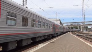 Электровоз ЭП1М-560 с поездом №580 Воронеж — Сухум