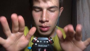 АСМР ЗВУКИ РУК // НЕРАЗБОРЧИВЫЙ ШЕПОТ