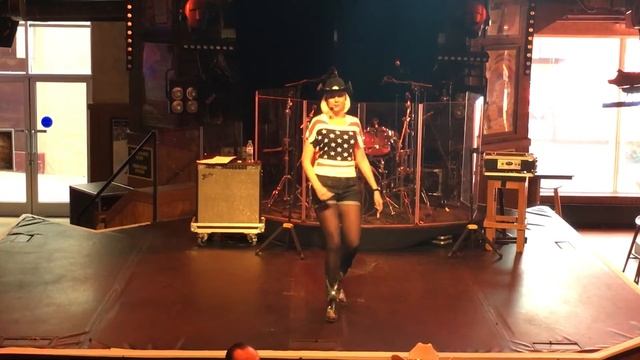 Break It Back Down Line Dance / Marijana - Billy Bob's 23/04/2017 смотреть онлайн