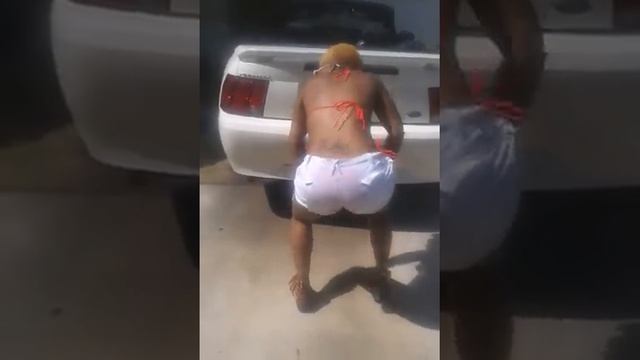 Shake dat ass girl смотреть онлайн