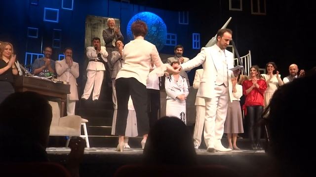 Ay Işığında Şamata ( İstanbul Şehir Tiyatrosu ) - Prömiyer 20.04.2016 смотреть онлайн