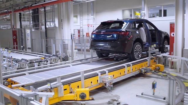 Audi Electric Models | Audi e-tron 50 & GT Quattro | Audi Q4 Sportback 40 & 40 e-tron | Drive & Mfg смотреть онлайн