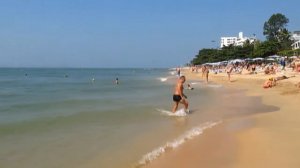 Pattaya beaches. Thailand Пляж у отеля Adriatic Palace Паттайя