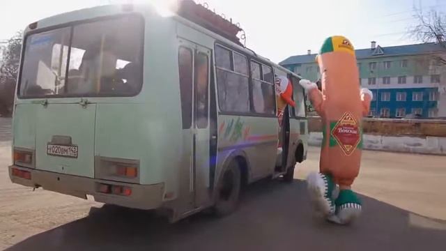 YouTube
0:29
Прикол!!!!!!!!!!!!Смешное видео!!! СОСИСКА НЕ УСПЕЛА НА АВТОБУС!!! смотреть онлайн