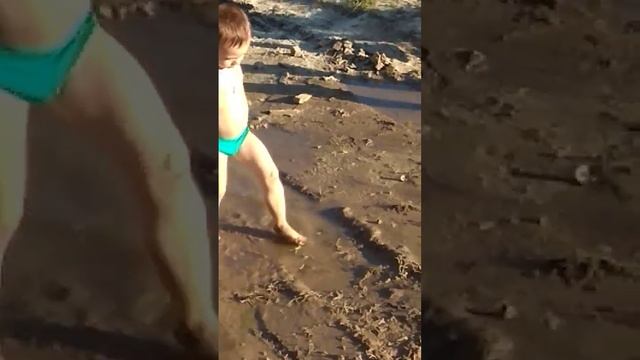 В гостях у Артема смотреть онлайн