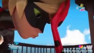 Леди БАГ И СУПЕР КОТ  ЦЕЛУЮТСЯ.