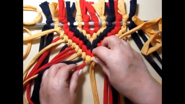 Он такой красивый.Кто? Коврик !!!Супер идея.#handmade #плетениемакраме #ручнаяработа #коврики