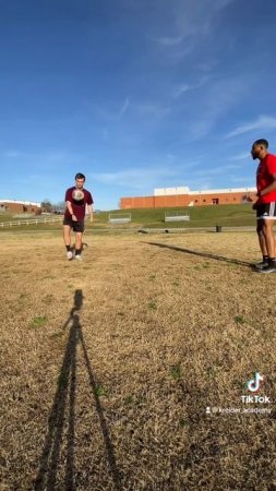 One of my favorites❤️ Improve your communication and reactions‼️ #juggling #jugglingsoccer #kickups