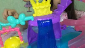 Распаковка Минни Маус в Аквапарке Micky Mouse Club Disney Toys