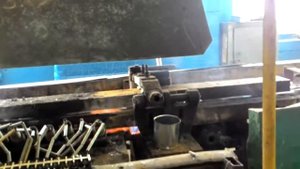 Как делают жестяную банку.