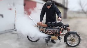 Парень сделал мотоцикл на ПАРОВОЙ ТЯГЕ в гаражных условиях. Вот это находка.