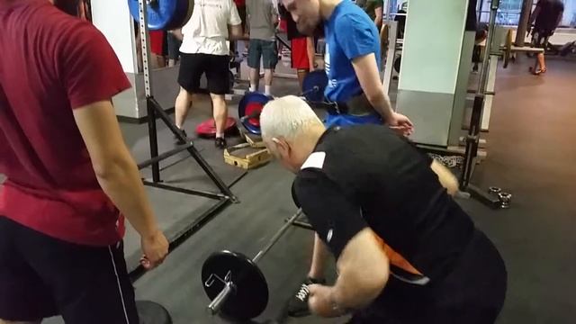 Тренеровка в школе пауэрлифтинга РООСФиС.