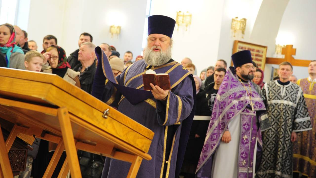 Поздняя Литургия. Торжество Православия. Первое и второе Обретение главы Иоанна Предтечи смотреть онлайн