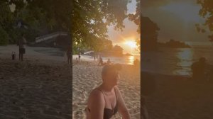 Рюмка водки на столе. Лепс