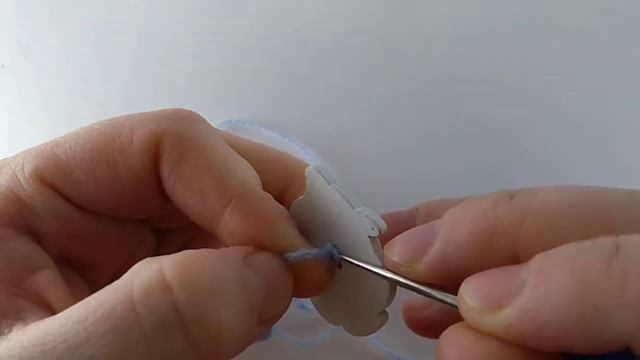 Как прикрепить пуговицу на жгутик смотреть онлайн