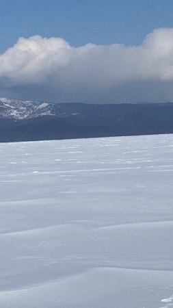 Чистейший Байкальский лед