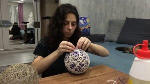 Как сделать шары из ниток. Украшение для дома. Украшение на новый год.