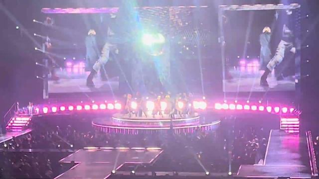 Madonna - Holiday | Live in Montreal - 01-18-2024 смотреть онлайн