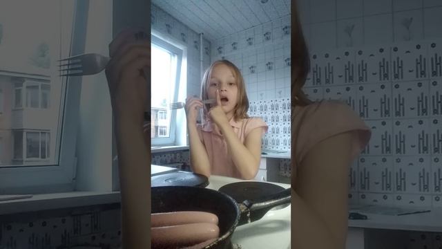 Делаем жареные сосиски чек. рублика Арина и кухня.