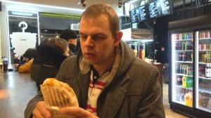 ШАУРМА ОТ ДИМЫ МАСЛЕННИКОВА / ЗДЕСЬ КТО-НИБУДЬ ЕСТ?