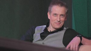 Дмитрий Фрид в спектакле "Наши жёны". Разговор с Полем о серьёзных отношениях. 27.12.2025.