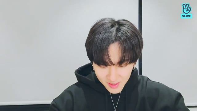 Stray Kids Vlive
Трансляция Чанбина (Apr 14 2021)
Наливные свиньи🐖🐇 смотреть онлайн