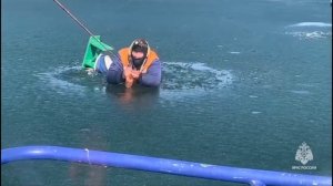 Спасение рыбаков на Веселовском водохранилище