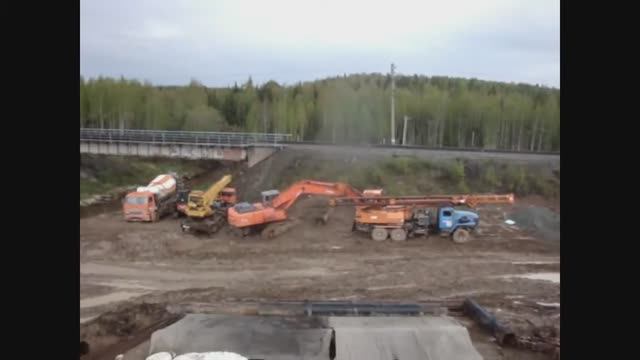 Медведь пришёл на стройку. смотреть онлайн