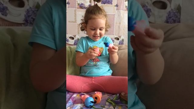 Лера играет в набор Свинка Пеппа смотреть онлайн