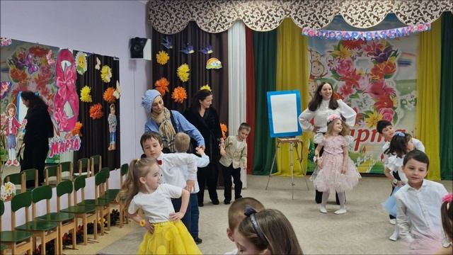Картина для мам. Утренник в старшей группе№1. Воспитатели Аджиева М.Н Ахматова Р. О